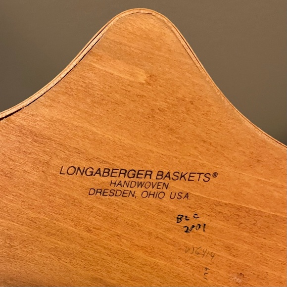 3pc Longaberger Holly Set incl 2001 Star Basket, 8” plate and loaf basket - Picture 7 of 9